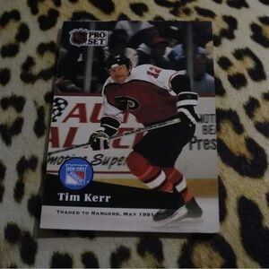 NHL Pro Set Trading Card - Black, Red, White